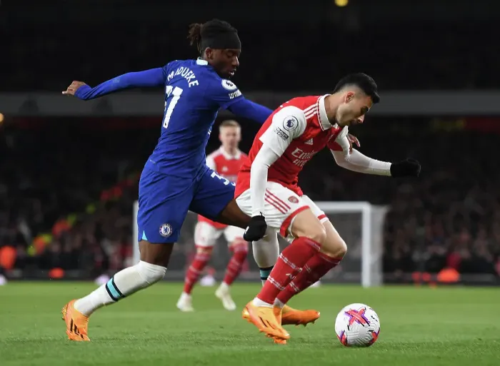 Framed Print : Arsenal's Martinelli Faces Off Against Chelsea in Premier League Showdown (2022-23)