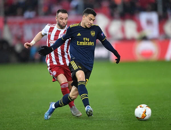 Arsenal's Martinelli Faces Off Against Olympiacos Valbuena in Europa League Clash
