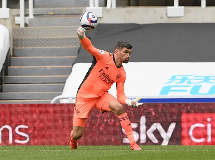 Framed Print : Arsenal's Mat Ryan in Action at Empty St. James Park: Newcastle United vs Arsenal, Premier League 2021