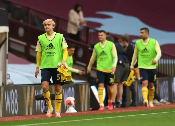 Framed Print : Arsenal's Matt Smith Ready for Aston Villa Clash in Premier League (2019-2020)