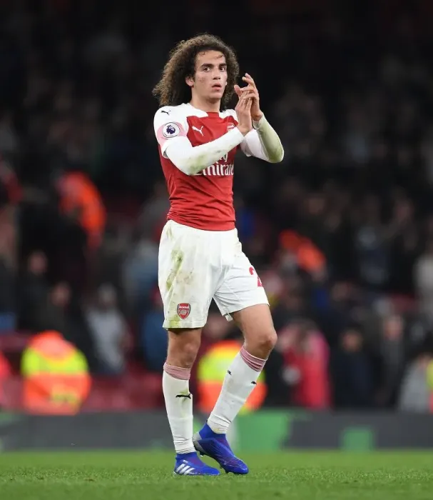 Framed Print : Arsenal's Matteo Guendouzi Applauding Fans vs Newcastle United, Premier League 2018-19 Framed Print : Arsenal's Matteo Guendouzi Applauding Fans vs Newcastle United, Premier League 2018-19