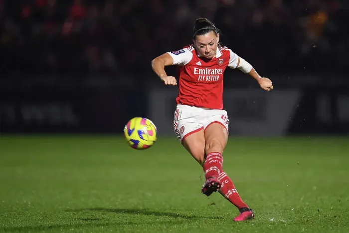 Framed Print : Arsenal's McCabe Dazzles: Unforgettable Display in FA Women's Super League Clash Against Reading