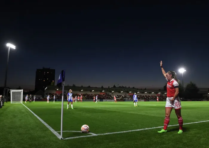 Framed Print : Arsenal's McCabe Readies Corner Kick Against Brighton in FA WSL Clash