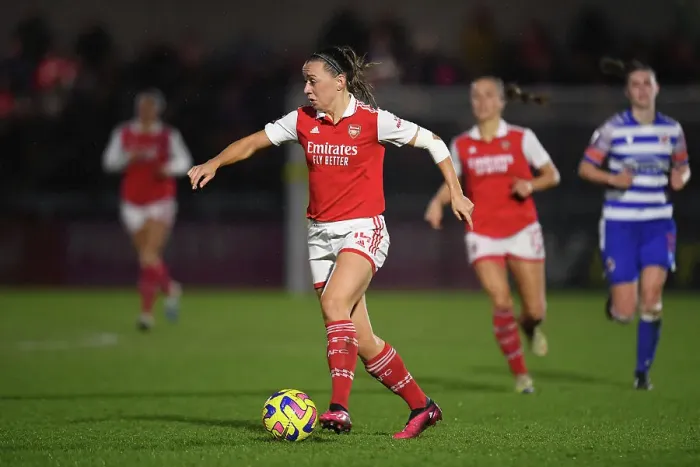 Framed Print : Arsenal's McCabe Shines: Action-Packed Performance in FA Women's Super League Clash Against Reading