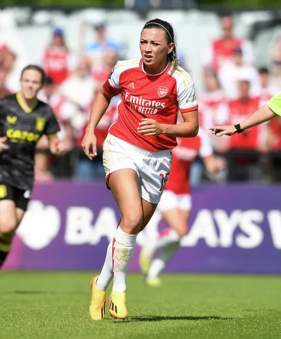Framed Print : Arsenal's McCabe Shines: Arsenal Women Secure FA WSL Victory Over Aston Villa