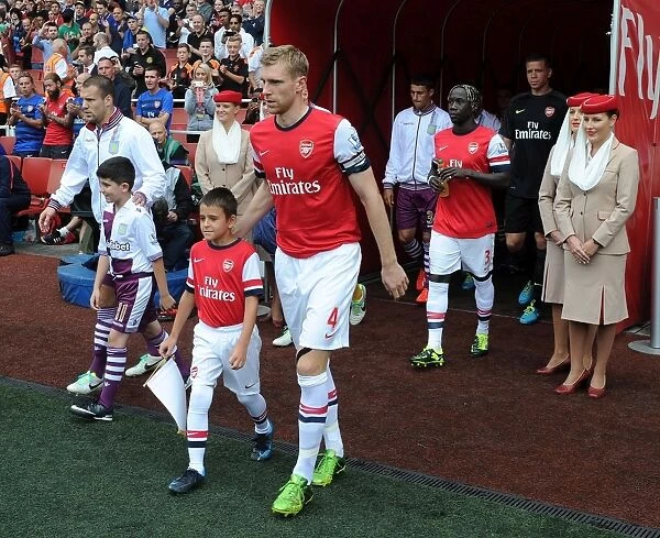 Arsenal's Per Mertesacker Before Arsenal vs. Aston Villa, 2013-14 Premier League