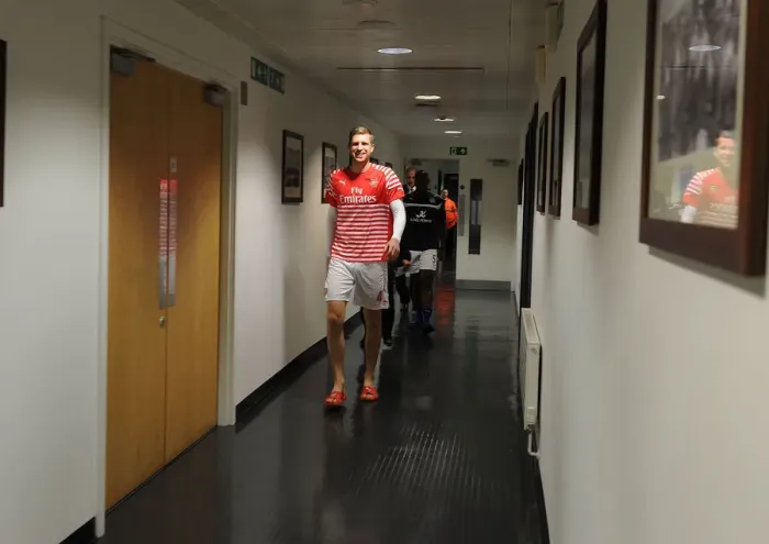Framed Print : Arsenal's Per Mertesacker Before Arsenal vs Leicester City, Premier League 2014-15 Framed Print : Arsenal's Per Mertesacker Before Arsenal vs Leicester City, Premier League 2014-15
