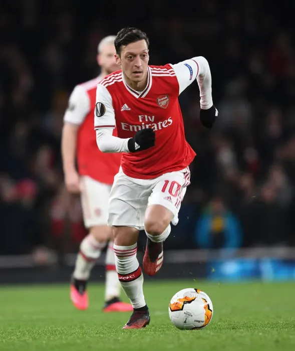 Framed Print : Arsenal's Mesut Ozil in Europa League Action against Olympiacos at Emirates Stadium Framed Print : Arsenal's Mesut Ozil in Europa League Action against Olympiacos at Emirates Stadium