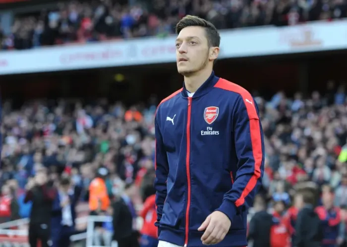 Framed Print : Arsenal's Mesut Ozil Prepares for Arsenal v Middlesbrough in 2016-17 Premier League