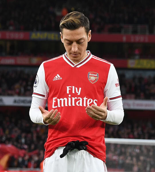 Arsenal's Mesut Ozil Prepares for Southampton Clash in Premier League (Arsenal v Southampton 2019-20)
