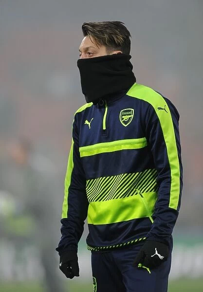 Arsenal's Mesut Ozil Warming Up Ahead of FC Basel Clash in 2016-17 UEFA Champions League