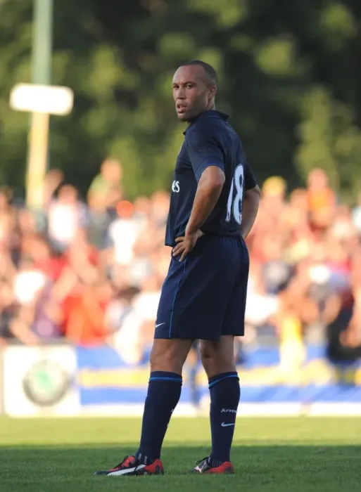 Framed Print : Arsenal's Mickael Silvestre Shines in 7-1 Pre-Season Victory over SC Columbia (Vienna, Austria, 21 / 07 / 2009) Framed Print : Arsenal's Mickael Silvestre Shines in 7-1 Pre-Season Victory over SC Columbia (Vienna, Austria, 21 / 07 / 2009)
