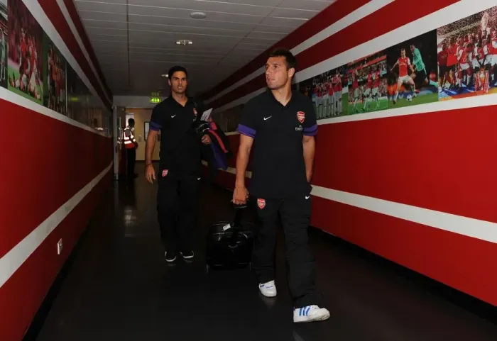 Framed Print : Arsenal's Midfield Duo: Cazorla and Arteta Before Arsenal v Sunderland (2012-13) Framed Print : Arsenal's Midfield Duo: Cazorla and Arteta Before Arsenal v Sunderland (2012-13)