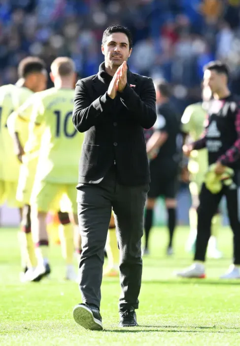 Framed Print : Arsenal's Mikel Arteta Celebrates with Fans after Leicester Victory, 2021-22 Premier League Framed Print : Arsenal's Mikel Arteta Celebrates with Fans after Leicester Victory, 2021-22 Premier League