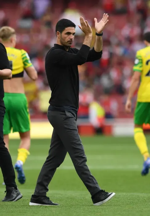 Framed Print : Arsenal's Mikel Arteta Celebrates with Fans after Win against Norwich City (2021-22) Framed Print : Arsenal's Mikel Arteta Celebrates with Fans after Win against Norwich City (2021-22)