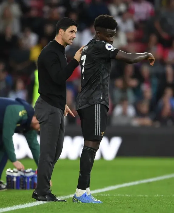 Framed Print : Arsenal's Mikel Arteta Coaches Bukayo Saka during Southampton Match, 2022-23 Premier League Framed Print : Arsenal's Mikel Arteta Coaches Bukayo Saka during Southampton Match, 2022-23 Premier League