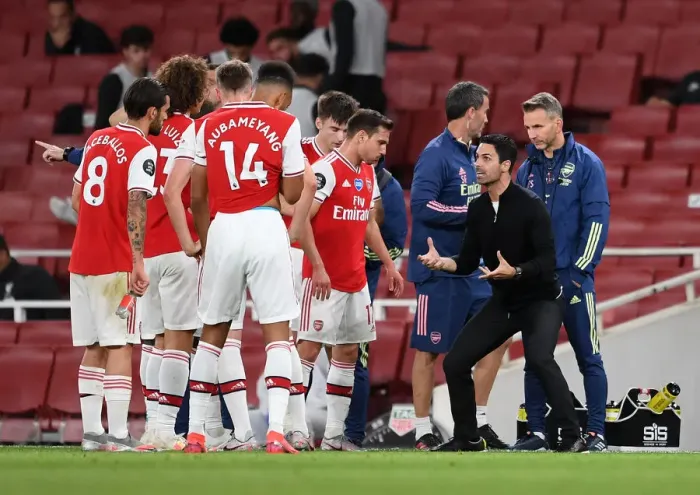 Framed Print : Arsenal's Mikel Arteta Coaches Empty Emirates Against Liverpool (2019-20) Framed Print : Arsenal's Mikel Arteta Coaches Empty Emirates Against Liverpool (2019-20)