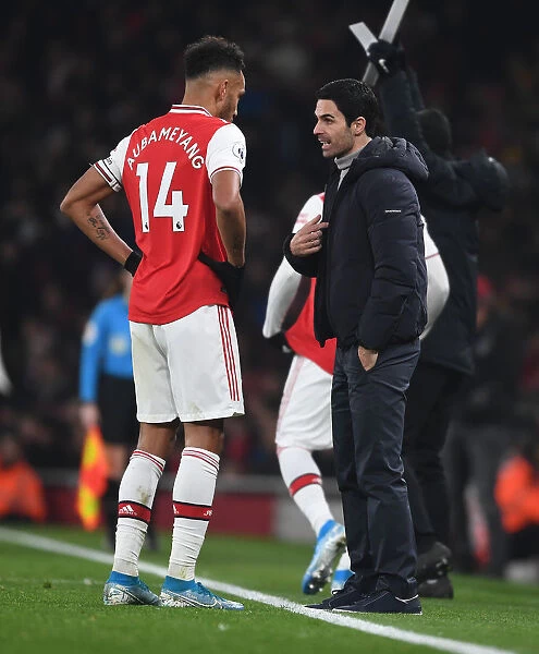 Arsenal's Mikel Arteta Conferencing with Aubameyang Amid Manchester United Tension (Arsenal vs. Manchester United, Premier League 2019-20)