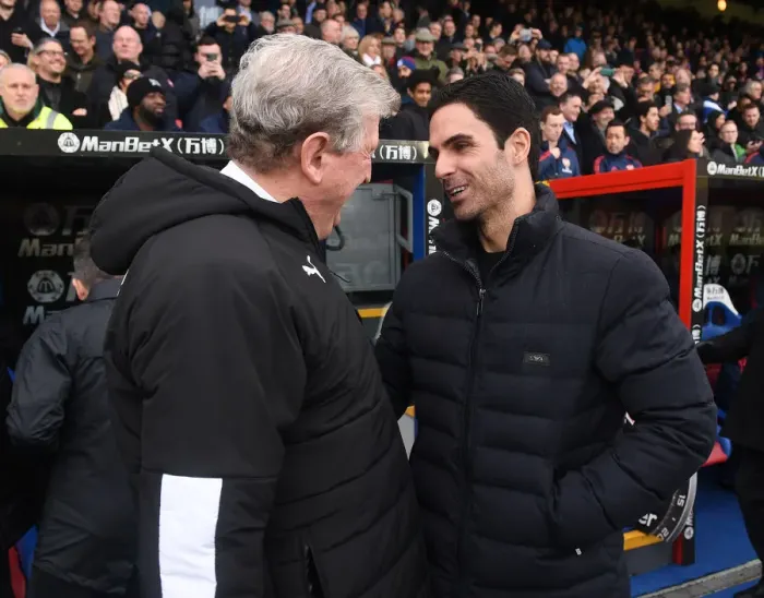 Framed Print : Arsenal's Mikel Arteta and Crystal Palace's Roy Hodgson Pre-Match Handshake - Premier League 2019-20 Framed Print : Arsenal's Mikel Arteta and Crystal Palace's Roy Hodgson Pre-Match Handshake - Premier League 2019-20