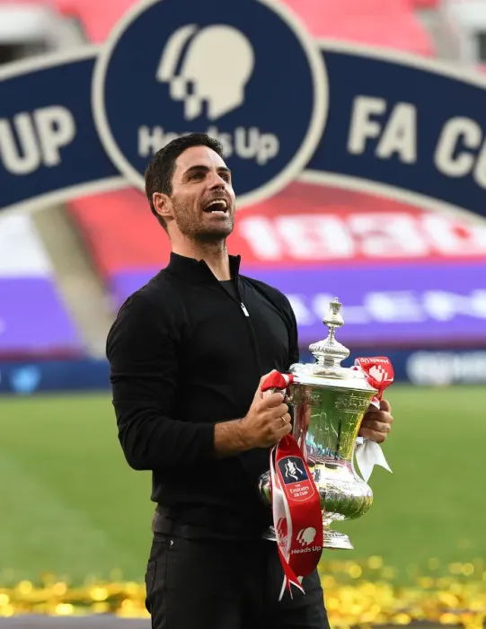 Framed Print : Arsenal's Mikel Arteta Lifts FA Cup at Empty Wembley: Arsenal v Chelsea, FA Cup Final 2020 Framed Print : Arsenal's Mikel Arteta Lifts FA Cup at Empty Wembley: Arsenal v Chelsea, FA Cup Final 2020
