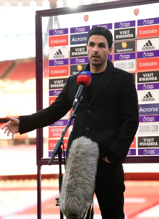 Framed Print : Arsenal's Mikel Arteta Prepares for Arsenal vs. Everton Showdown (April 2021)