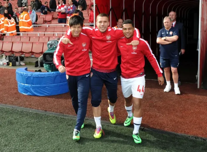 Framed Print : Arsenal's Miyaichi, Podolski, and Gnabry Before FA Cup Quarter-Final vs. Everton