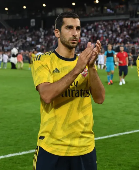 Framed Print : Arsenal's Mkhitaryan Applauds Angers Fans after Pre-Season Friendly