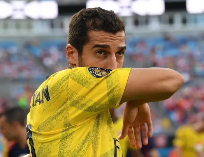 Framed Print : Arsenal's Mkhitaryan Dazzles in 2019 International Champions Cup Clash Against ACF Fiorentina Framed Print : Arsenal's Mkhitaryan Dazzles in 2019 International Champions Cup Clash Against ACF Fiorentina
