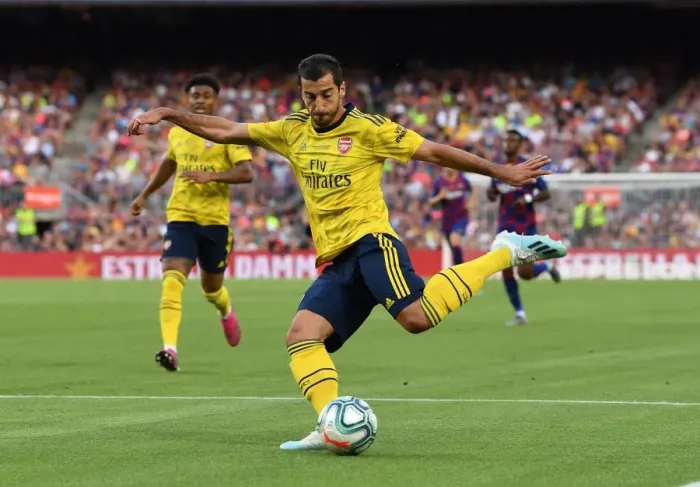 Framed Print : Arsenal's Mkhitaryan Faces Barcelona at Nou Camp (2019-20 Pre-Season Friendly) Framed Print : Arsenal's Mkhitaryan Faces Barcelona at Nou Camp (2019-20 Pre-Season Friendly)