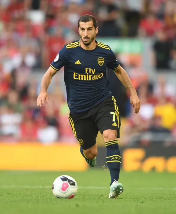 Framed Print : Arsenal's Mkhitaryan Faces Off Against Liverpool at Anfield: A Premier League Showdown, 2019-20