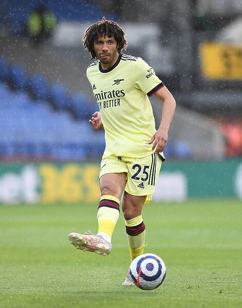 Arsenal's Mohamed Elneny in Action Against Crystal Palace - Premier League 2020-21