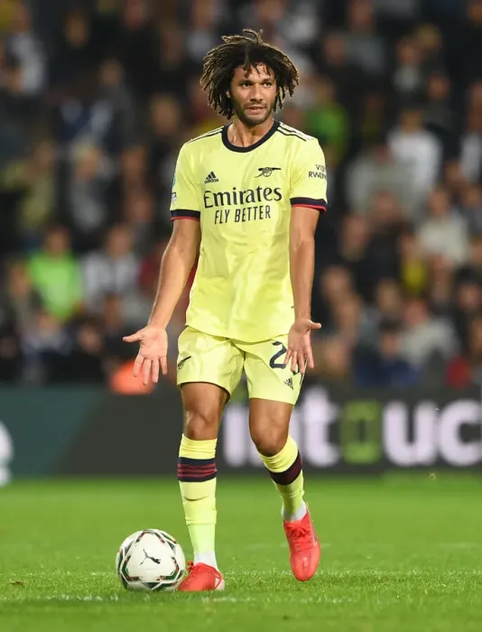 Framed Print : Arsenal's Mohamed Elneny in Action against West Bromwich Albion in Carabao Cup Clash