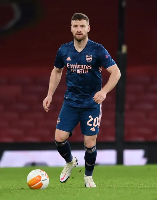 Framed Print : Arsenal's Mustafi in Action against Rapid Wien in Europa League Framed Print : Arsenal's Mustafi in Action against Rapid Wien in Europa League