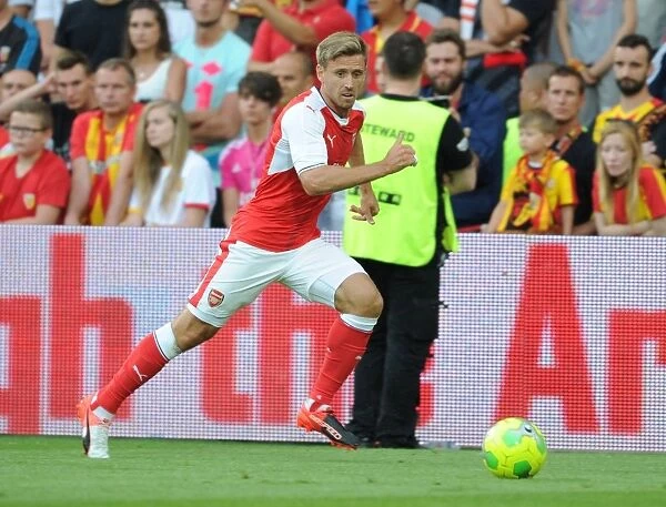 Arsenal's Nacho Monreal in Pre-Season Action: Lens vs Arsenal (2016)