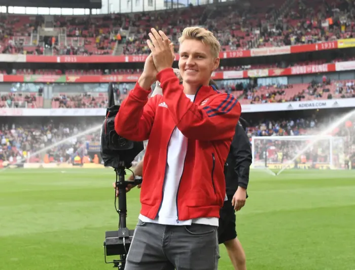 Framed Print : Arsenal's New Signing Martin Odegaard Greets Fans Before Arsenal vs Chelsea (2021-22)