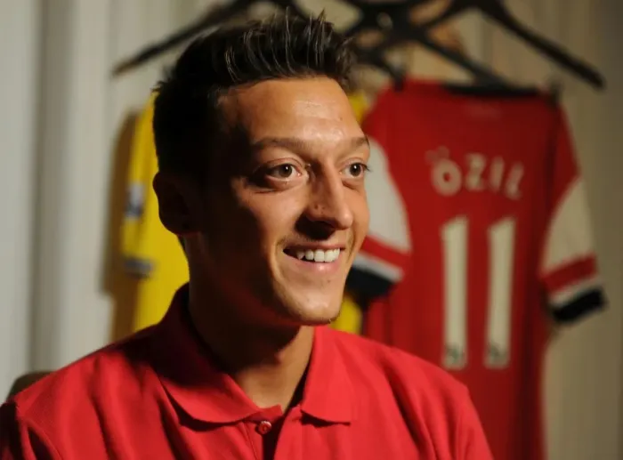 Framed Print : Arsenal's New Signing Mesut Ozil at Munich Photo Shoot