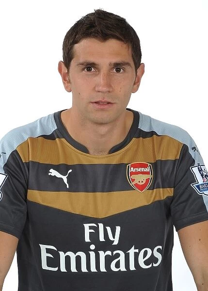 Arsenal's Newcomer: Emiliano Martinez at His First Team Photocall (2015-16)
