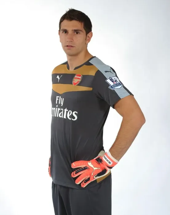Framed Print : Arsenal's Newcomer: Emiliano Martinez at His First Team Photocall (2015-16) Framed Print : Arsenal's Newcomer: Emiliano Martinez at His First Team Photocall (2015-16)