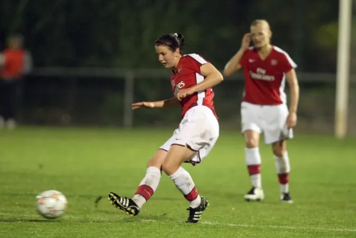 Framed Print : Arsenal's Niamh Fahey Scores in 7-2 Victory over FC Zurich in UEFA Cup
