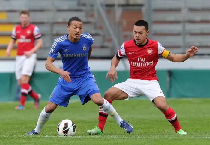 Framed Print : Arsenal's Nico Yennaris Clashes with Chelsea's Lewis Baker in NextGen Series Semi-Final