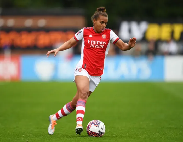 Framed Print : Arsenal's Nikita Parris in Action: FA WSL Clash Against Aston Villa, May 2022