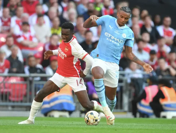 Framed Print : Arsenal's Nketiah Outsmarts Man City's Akanji in FA Community Shield Thriller