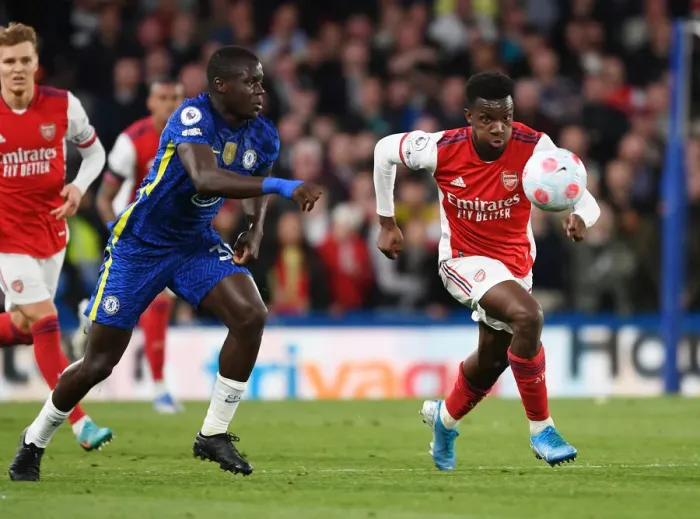 Framed Print : Arsenal's Nketiah Outwits Chelsea's Sarr: A Premier League Tactical Battle