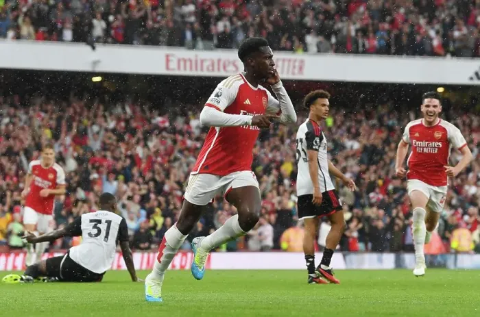 Framed Print : Arsenal's Nketiah Scores Second Goal: Arsenal Tops Fulham (2023-24)