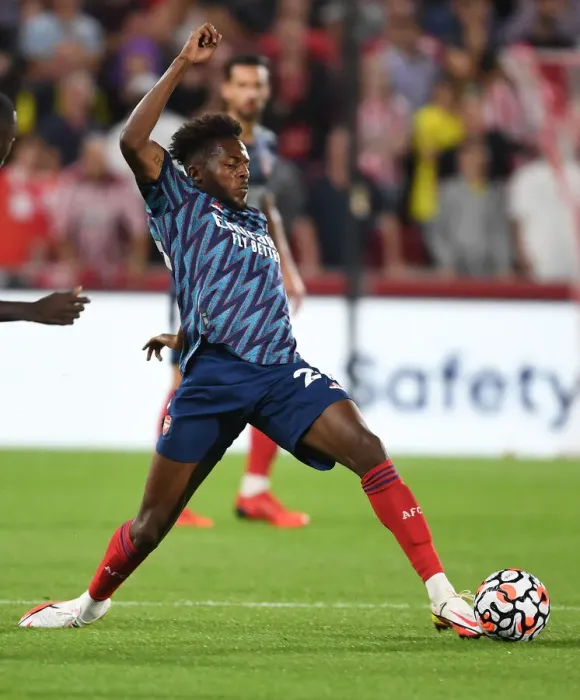 Framed Print : Arsenal's Nuno Tavares in Action against Brentford in 2021-22 Premier League