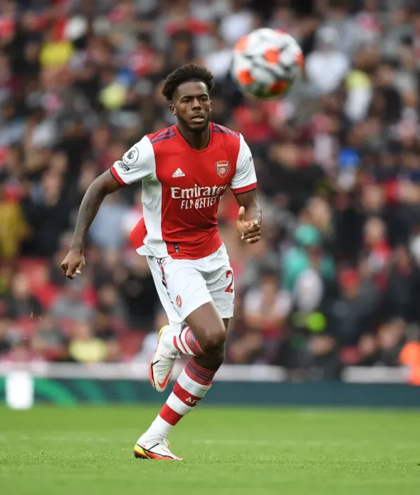 Framed Print : Arsenal's Nuno Tavares in Action Against Chelsea at Emirates Stadium (Premier League 2021-22)