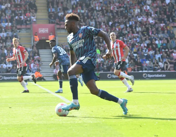 Framed Print : Arsenal's Nuno Tavares in Action against Southampton in Premier League Clash (2021-22) Framed Print : Arsenal's Nuno Tavares in Action against Southampton in Premier League Clash (2021-22)