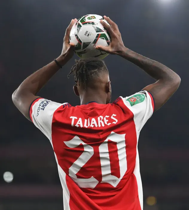 Framed Print : Arsenal's Nuno Tavares in Carabao Cup Quarterfinal Action vs Sunderland