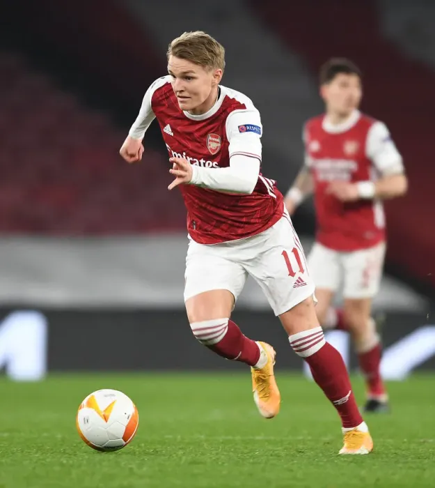 Framed Print : Arsenal's Odegaard Plays in Empty Emirates Against Olympiacos, UEFA Europa League 2020-21