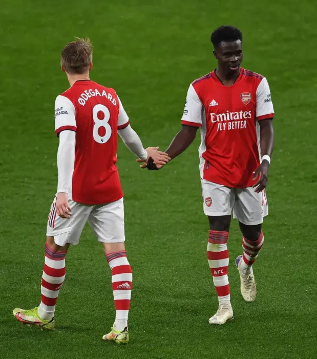 Framed Print : Arsenal's Odegaard and Saka in Action: Arsenal vs Southampton, Premier League 2021-22